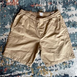 GAP Khaki Men’s Elastic Waist Shorts